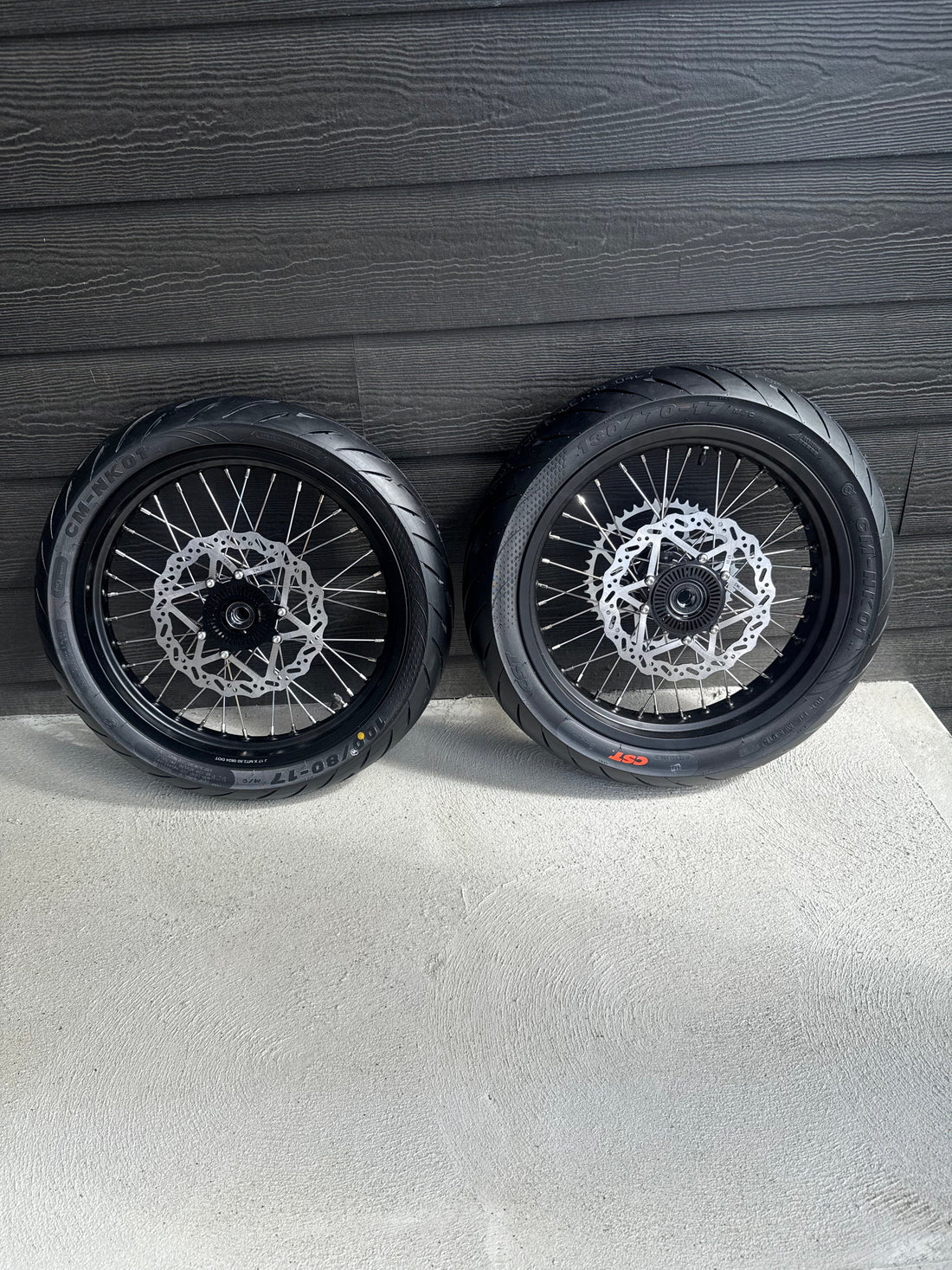 Ultra bee supermotos