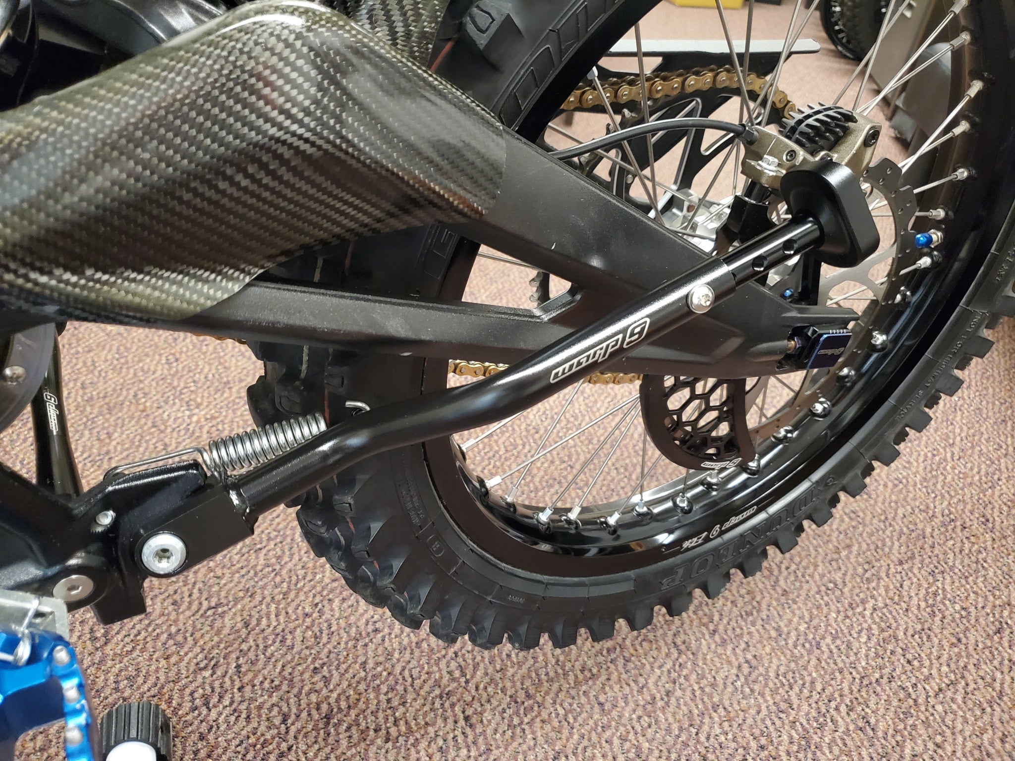 The Warp 9 Adjustable Kickstand